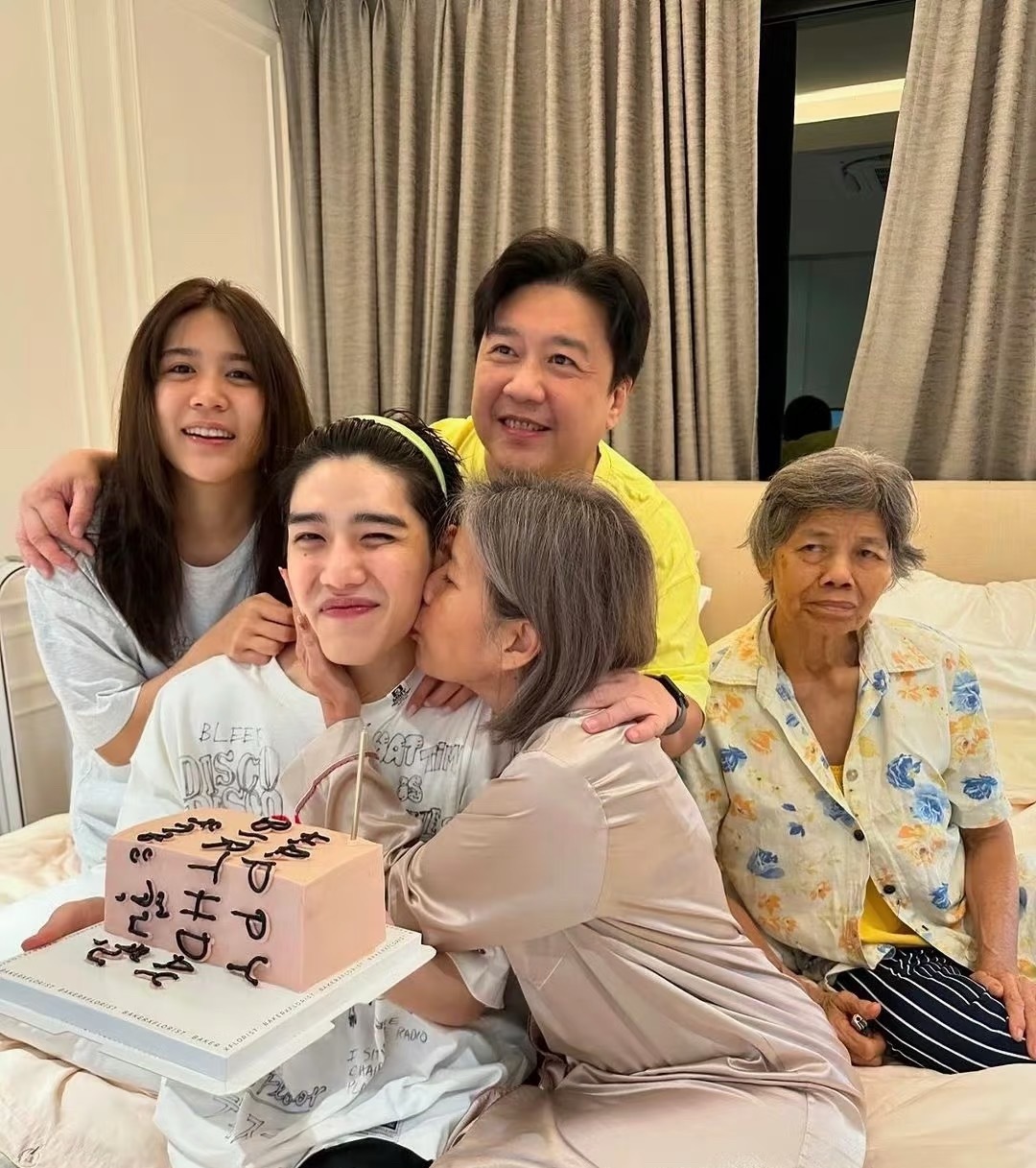 和pp父母同一航班缘分就是缘分，能不能换我上 