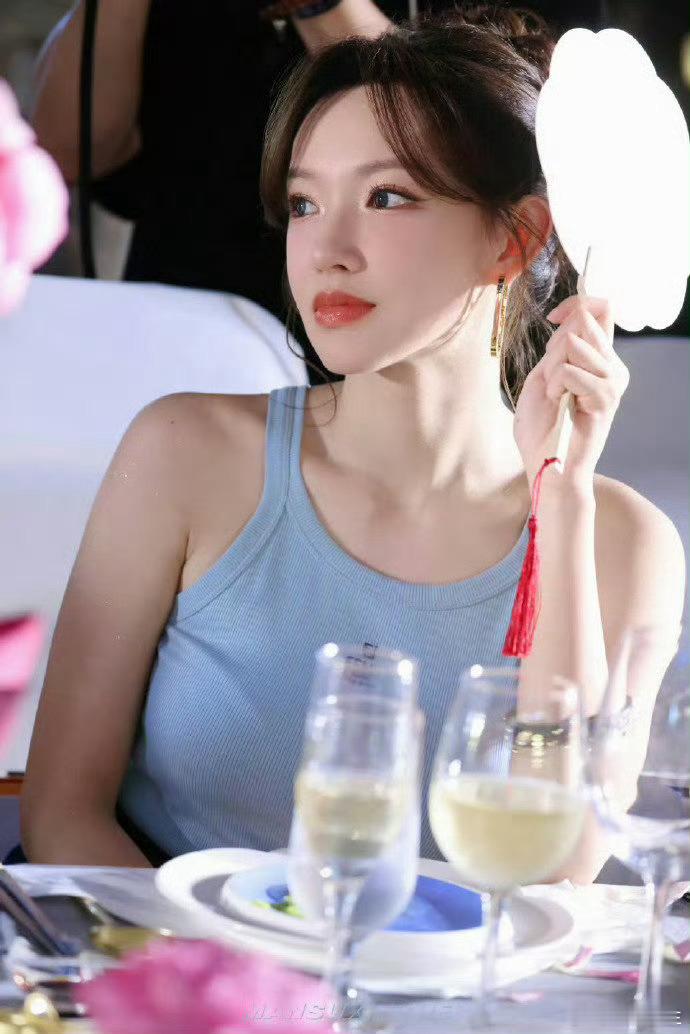 程潇美的很突出啊[舔屏] ​​​