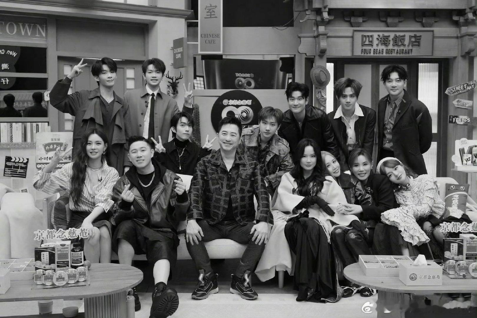 欧阳娜娜找到副业了声生不息欧阳娜娜在声生不息也太惊喜了，居然解锁摄影副业，拍的黑