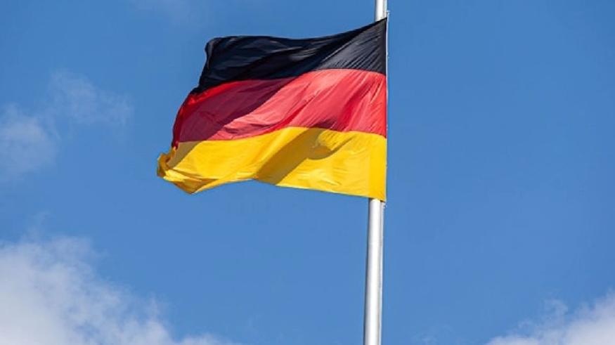 《柏林日报》报道，根据德国《兵役制度现代化法》，年龄在17至45岁之间的德国男性