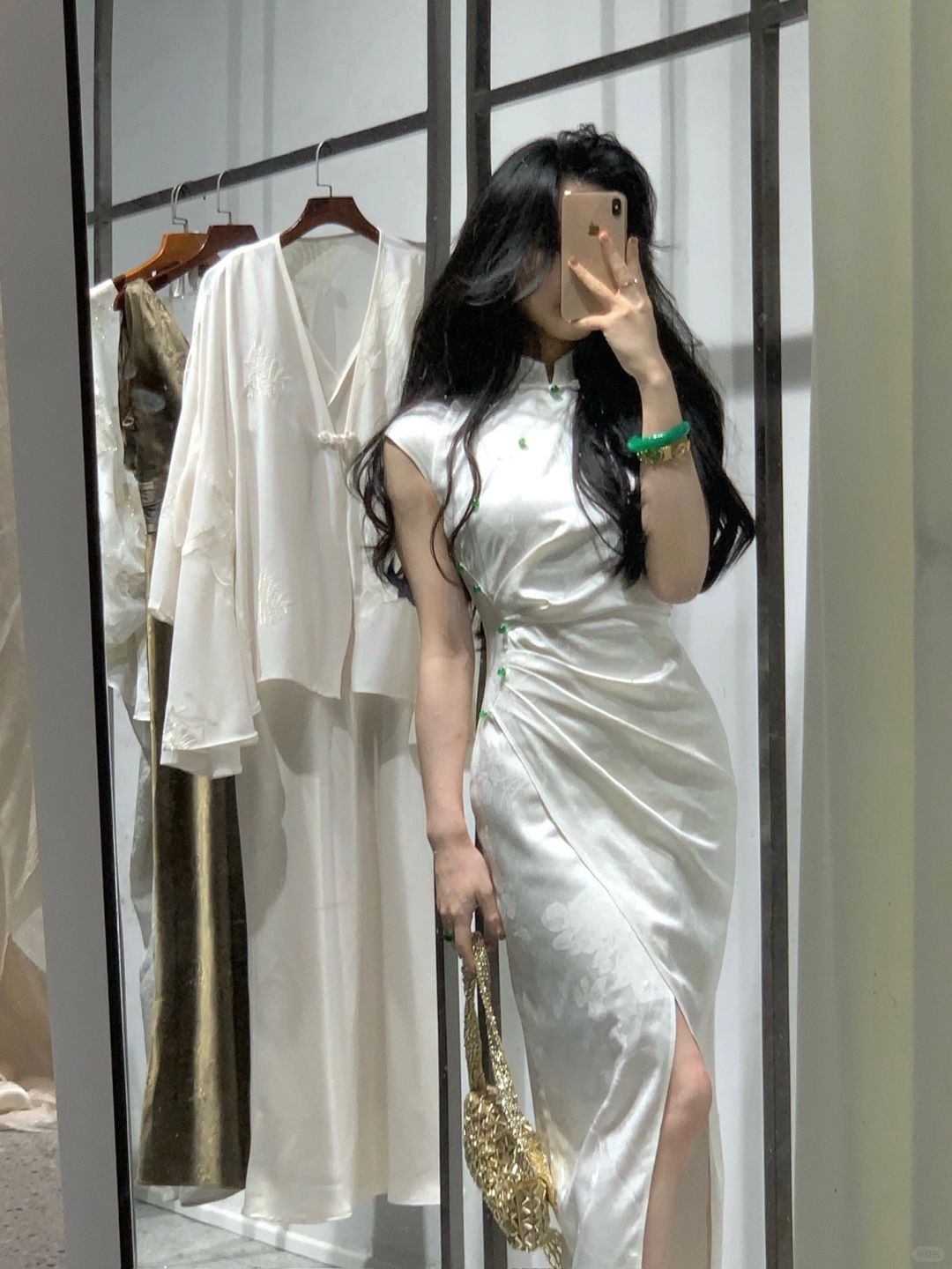 中式血脉觉醒 把翡翠做在旗袍上