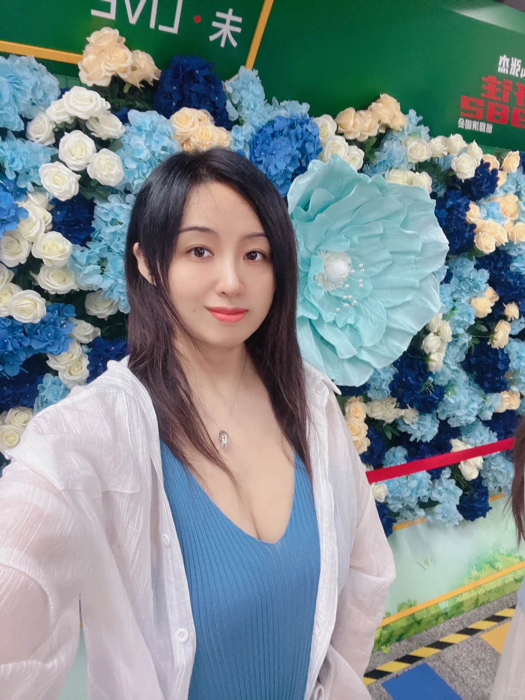 张杰粉丝都快去西单地铁站打卡，F1口‼️