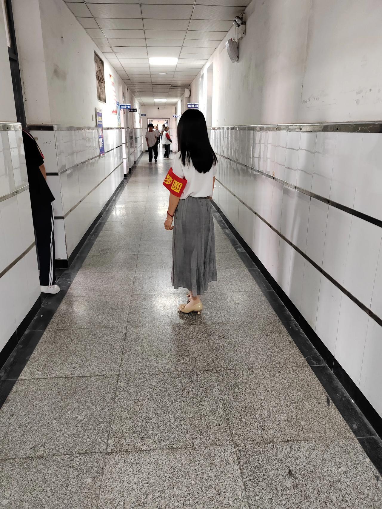 咸阳梦圆职业学校
课间巡视