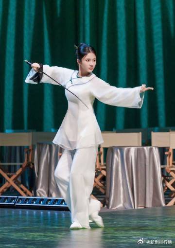 张慧雯说要来浪姐当舞担张慧雯浪姐官宣转了15个圈乘风2026 救命！张慧雯这官宣