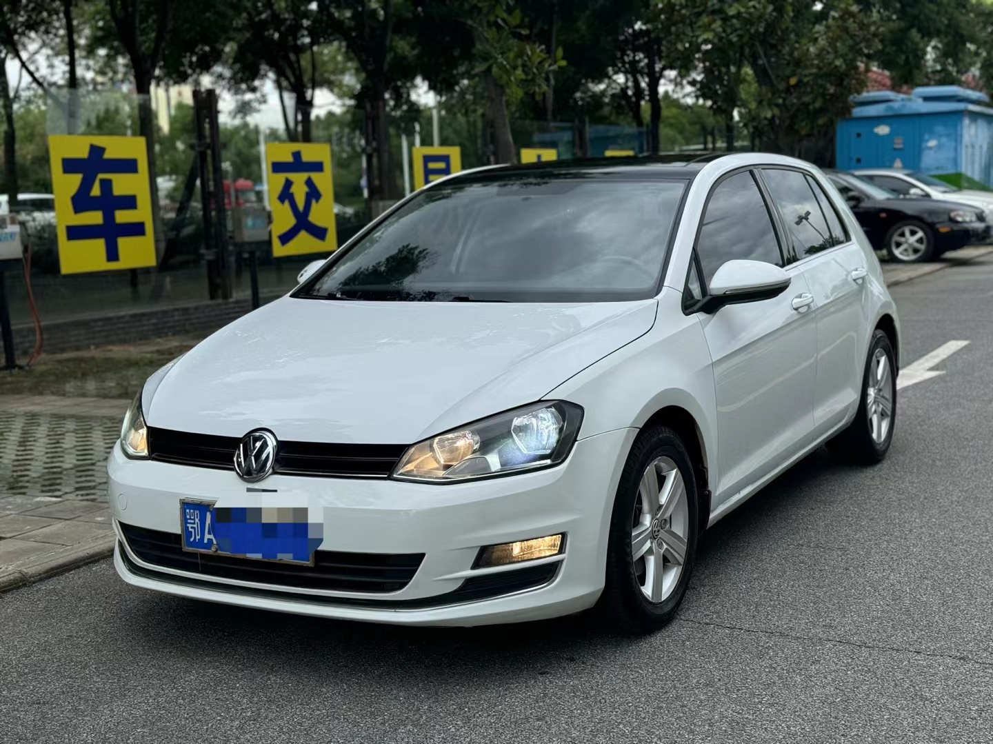 大众高尔夫7，14年上牌，女士一手无过户，1.4T，实表9万，无大事故泡水火烧。