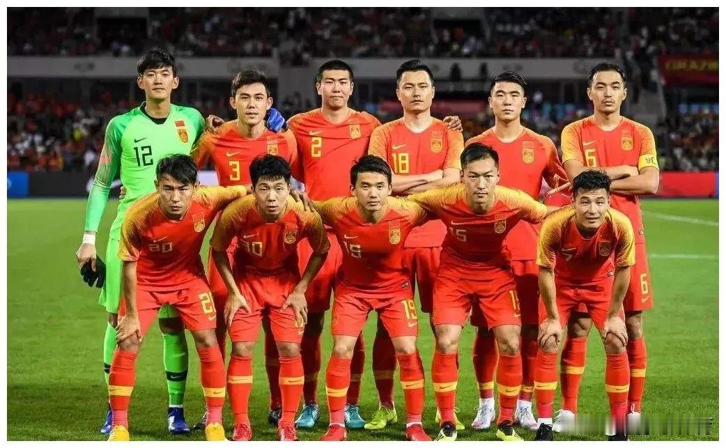 无论球迷如何谩骂，国足主教练伊万都不可能辞职，而国足也不会轻易辞退伊万。首先可以