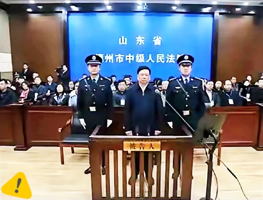 稀土走私这事儿，看得我后背发凉。安徽光智科技那帮人，把国家的命根子往外送，结果主
