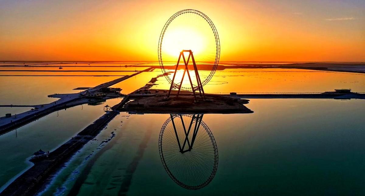 婚恋中介的一段宣传词最近冲上热搜，说女人单身是因为“难钓的鱼、倔强的驴、颜控的狗