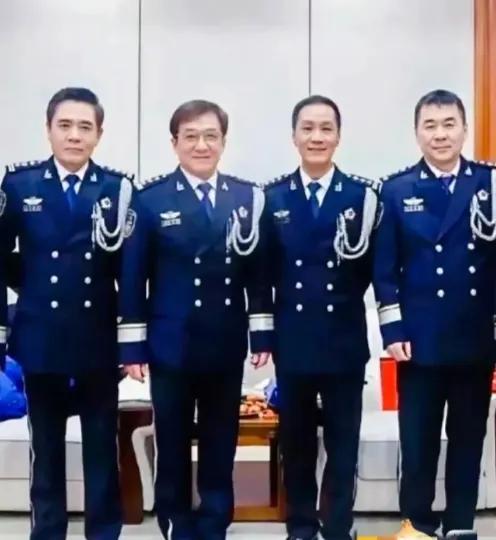 这四位都是娱乐圈的老戏骨，对爱情专一，家庭负责的好男人，个个英俊潇洒，玉树临风，