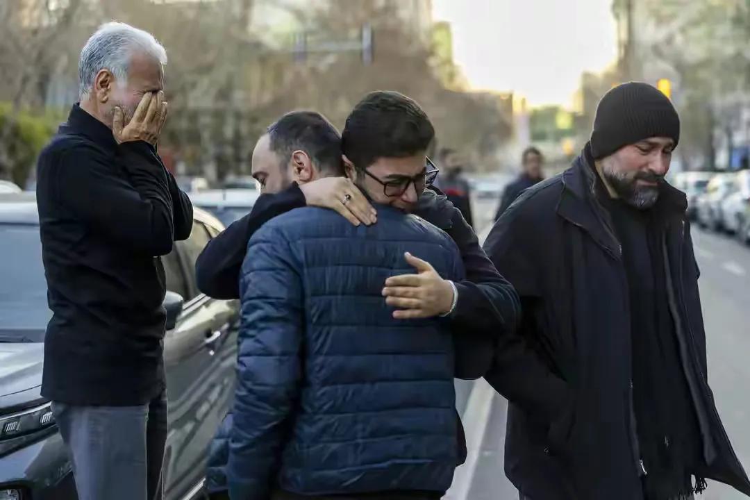 躲过多次暗杀的伊朗最高领袖哈梅内伊居然这次没躲过美国的袭击，仅在一天之内就身亡了