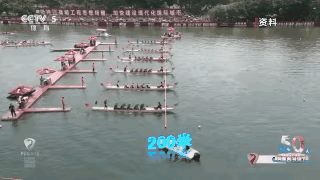 龙舟将作为表演项目纳入巴黎奥运会，作为皮划艇的其中一个分项。这对龙舟运动来说是非