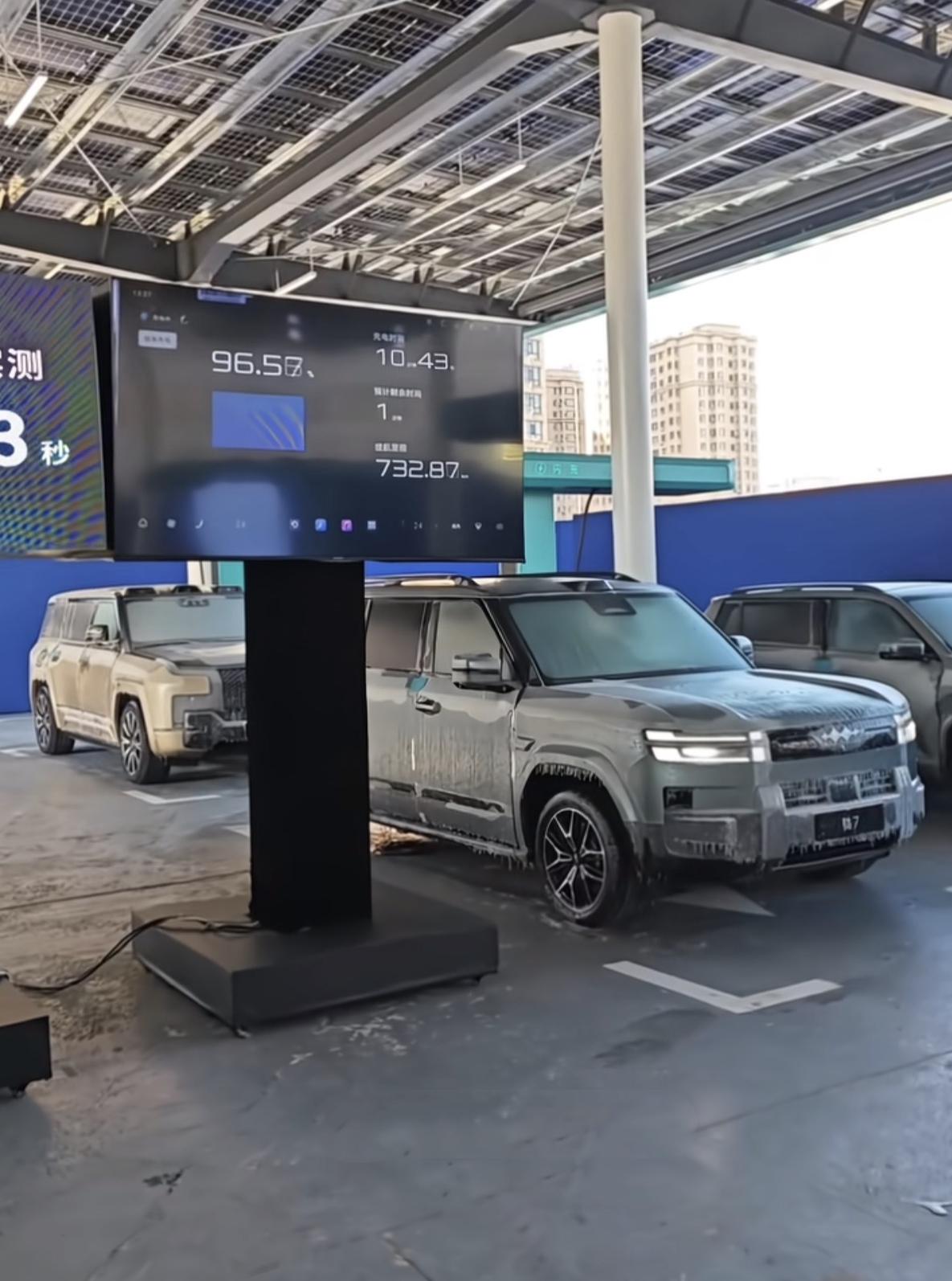 为什么不买电车？关于这个问题，我问了身边买燃油车的朋友和亲戚。
总结下来，他们的