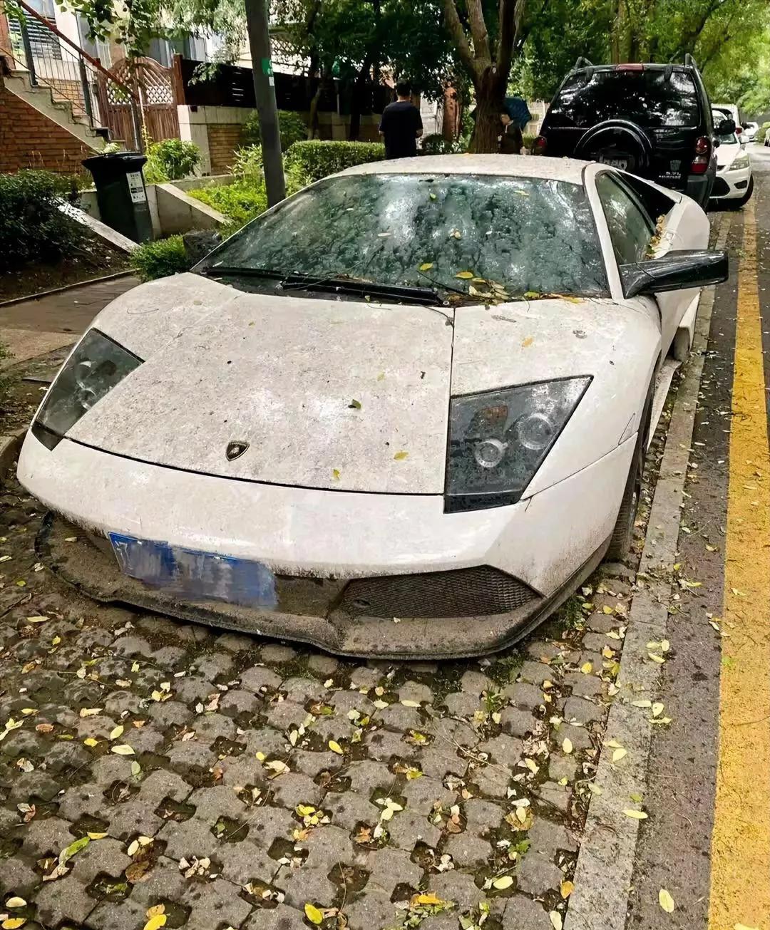 车主咋啦？这么好的车不要了。