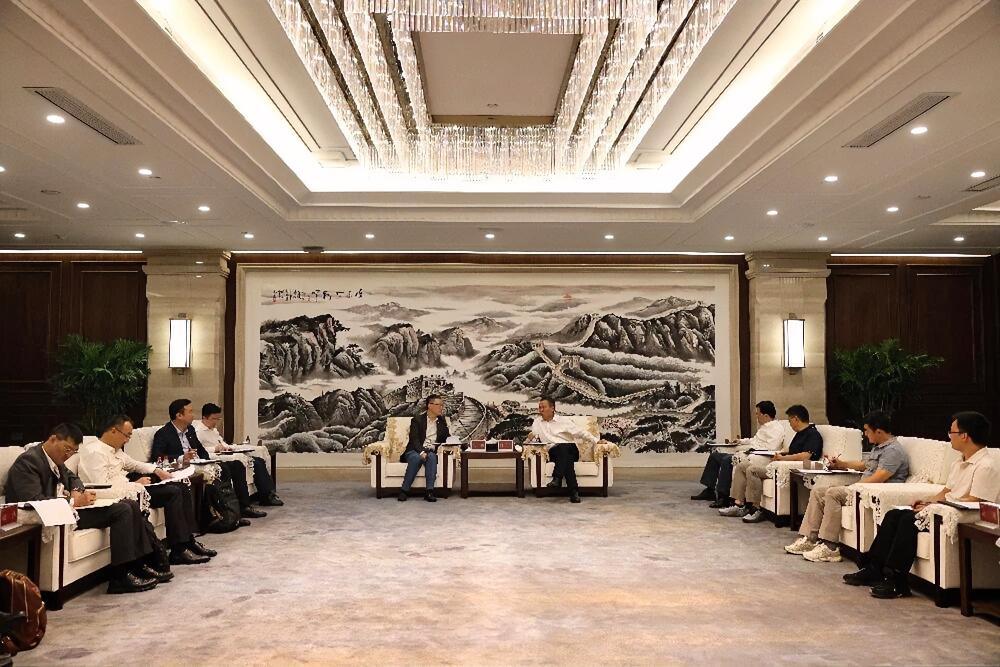 9月24日，申万宏源集团党委书记、董事长刘健率队到访中国信科集团，与集团党委书记