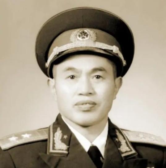 1969年11月，兰州军区司令往作战值班室打电话，进行查岗。

电话铃声在深夜的