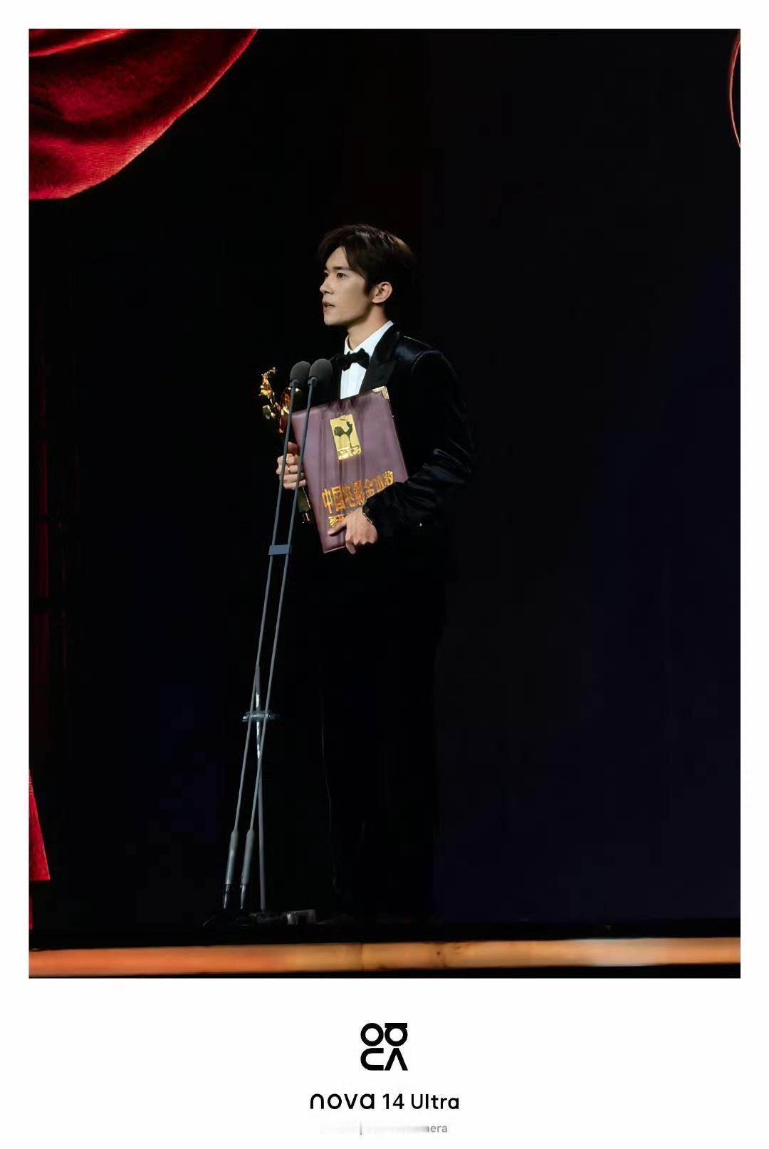 易烊千玺拿影帝了？
别急，先看看他新片《澎湖海战》是不是真能打。
这回不是演小鲜