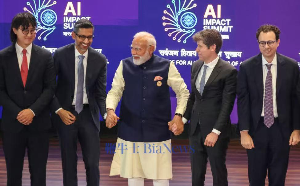 印度人工智能峰会最奇葩瞬间：明星缺席、交通混乱和机器狗争议