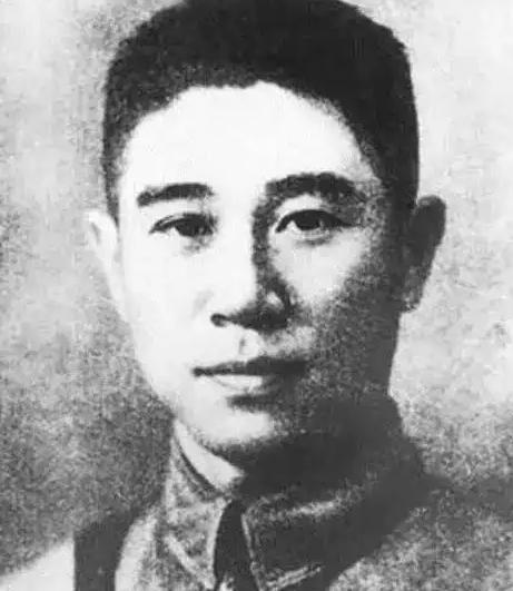 1941年，方天升任十八军军长，他为了控制部队心狠手辣，导致参谋长梅春华被枪决，