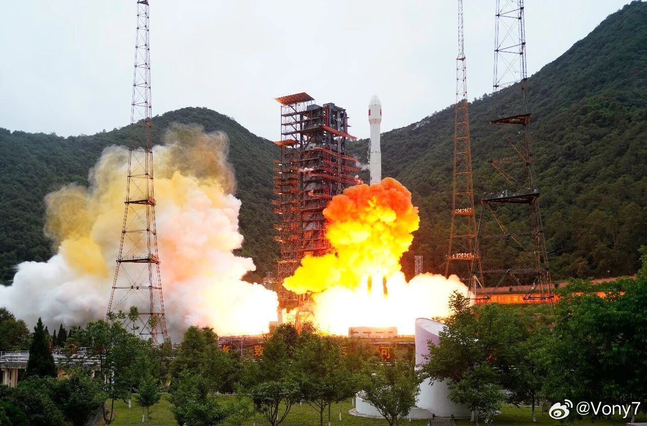 北京时间2026年6月16日17时45分，我国从西昌卫星发射中心使用长征三号乙运