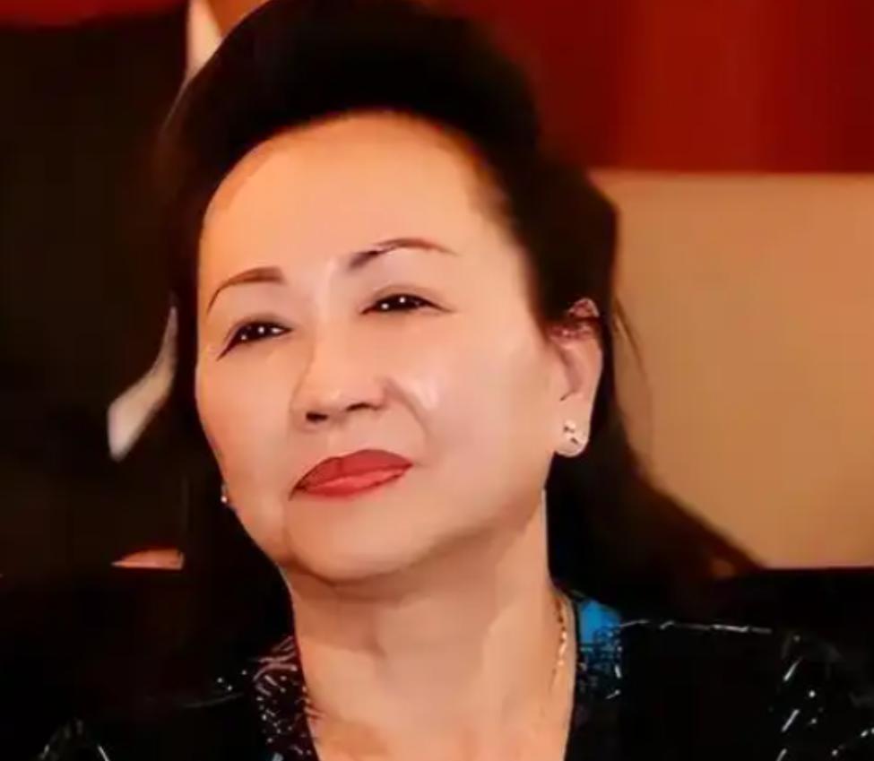 法庭宣判死刑那一刻，她没有求饶，而是开出价码：愿意捐出200万亿买自己一条命，说