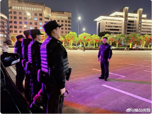 台州公安空地一体24小时守护烟火气椒江巡特警以 “空地一体” 防控，24 小时巡