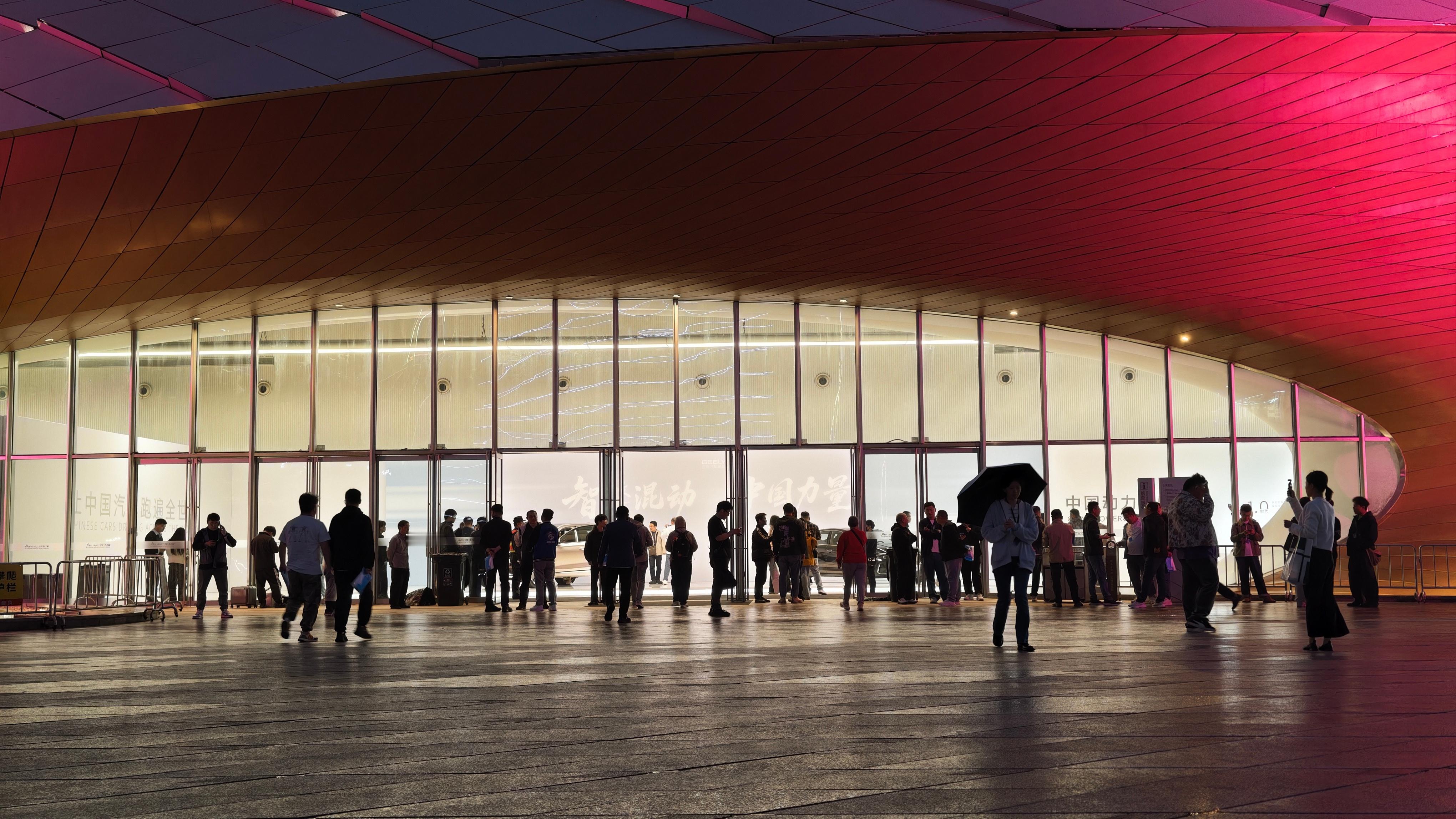 来看看吉利i-HEV智擎混动技术对行业的影响有多深大V聊车 杭州·杭州奥体博览城