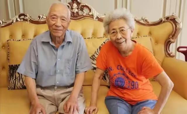 相声演员于谦出生于书香门第。父亲是西北大学高材生，原大港油田的总地质师，享有国务