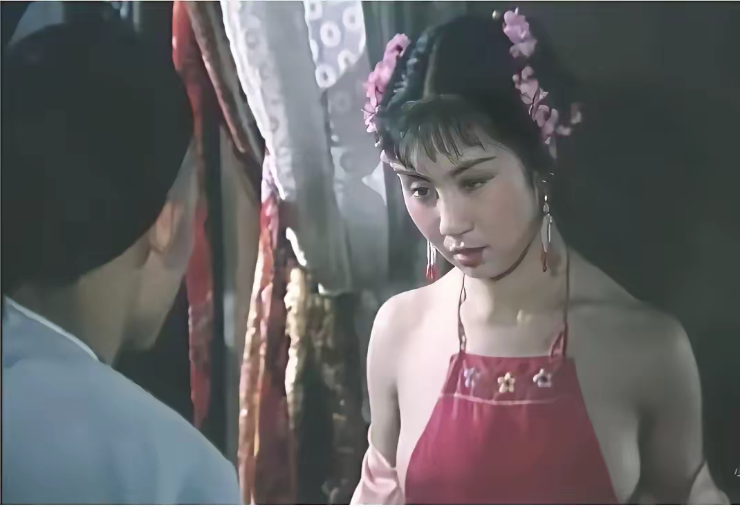 还是以前的电视剧敢拍敢播……                    偶然刷到以前