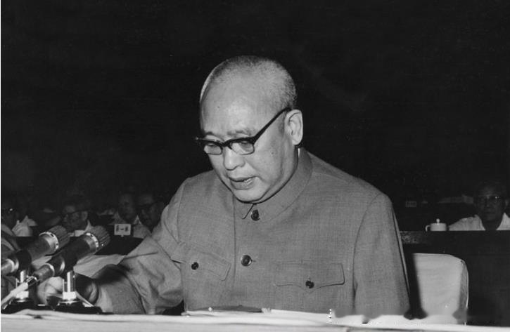 全国财贸学大庆大赛会议1978年7月2日下午举行全体会议。余秋里在全体会议上作了