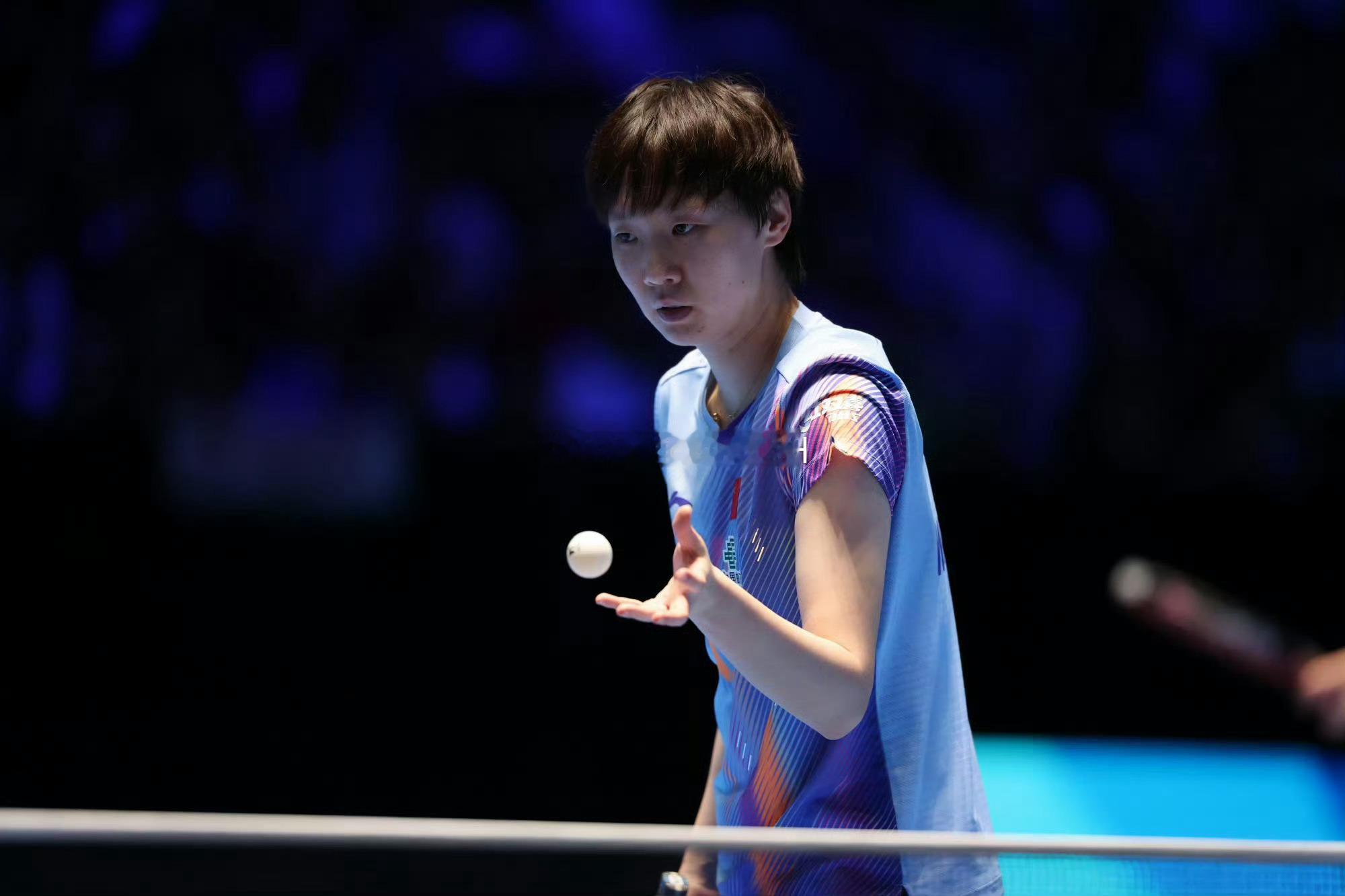 王曼昱祝福中国冰雪健儿从夏奥乒乓球台到冬奥冰雪赛场，不同赛场却有着同样的拼搏底色