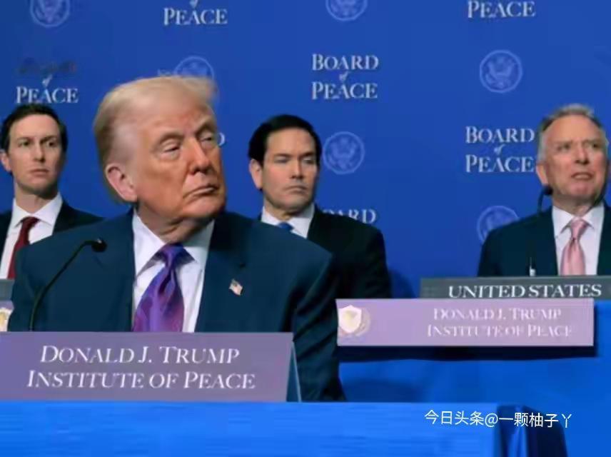 特朗普多次公开向北约施压，喊话欧洲国家必须在中东和霍尔木兹海峡配合美国，还直接放