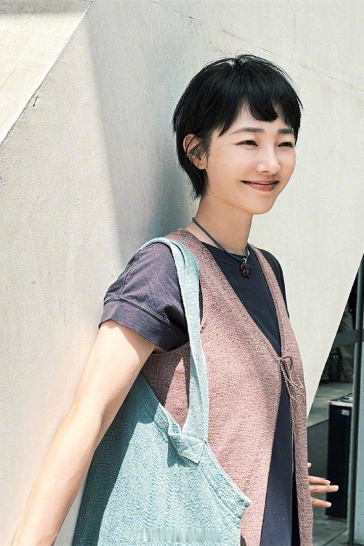 白百何短发姐姐 ​​​