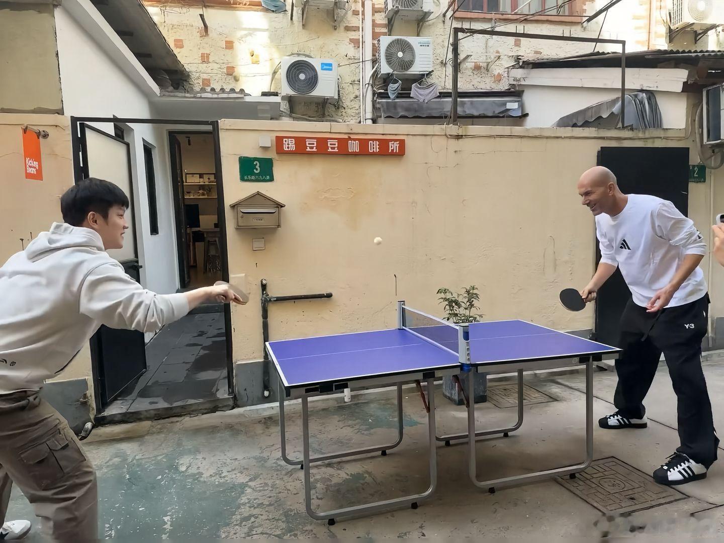 樊振东 往后的日子都要一直这么开心呀世界纷纷扰扰，我咚独好