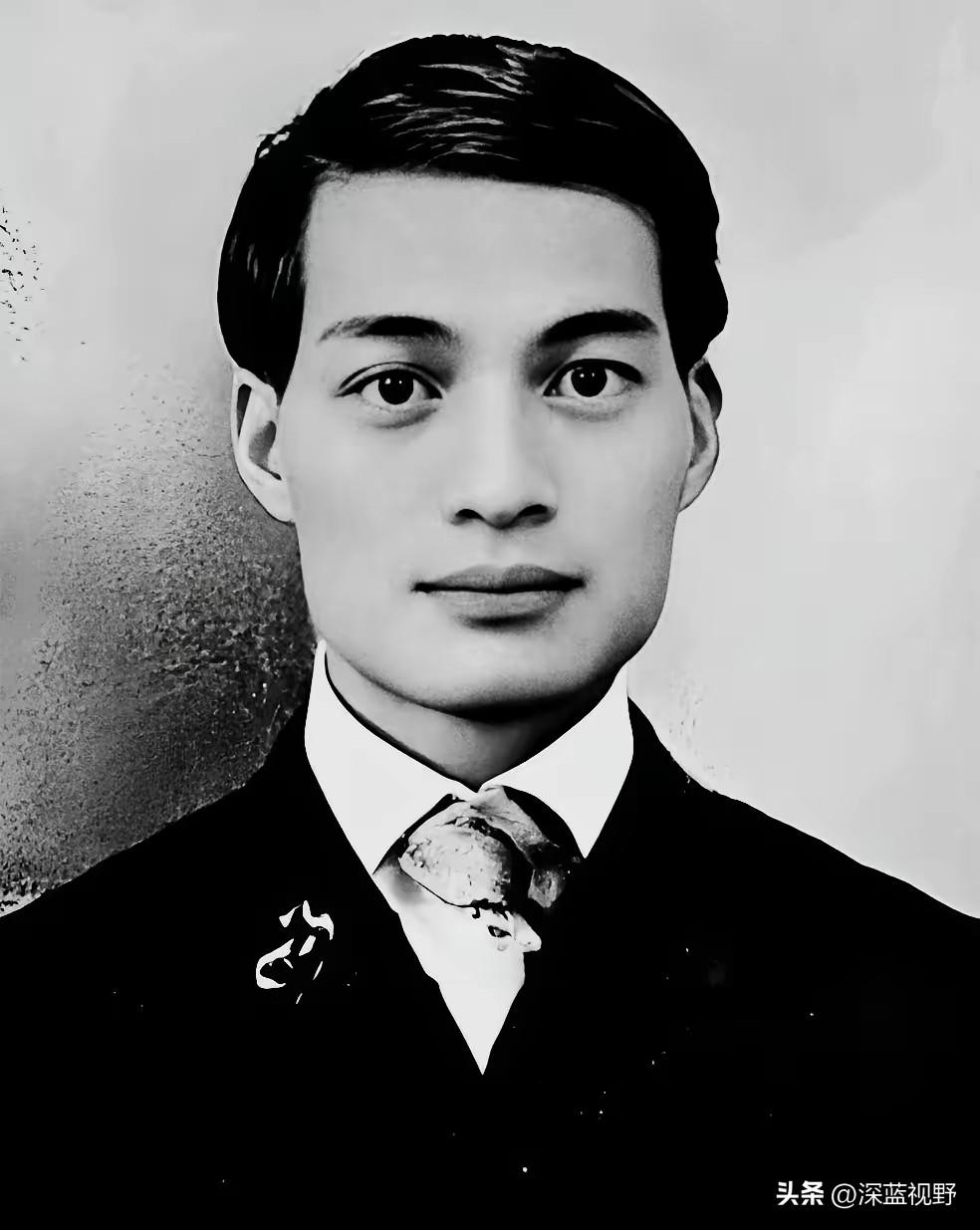 他逝世时年仅29岁，但他的一生，是为中华民族崛起而奋斗的一生！
请你停留片刻为我