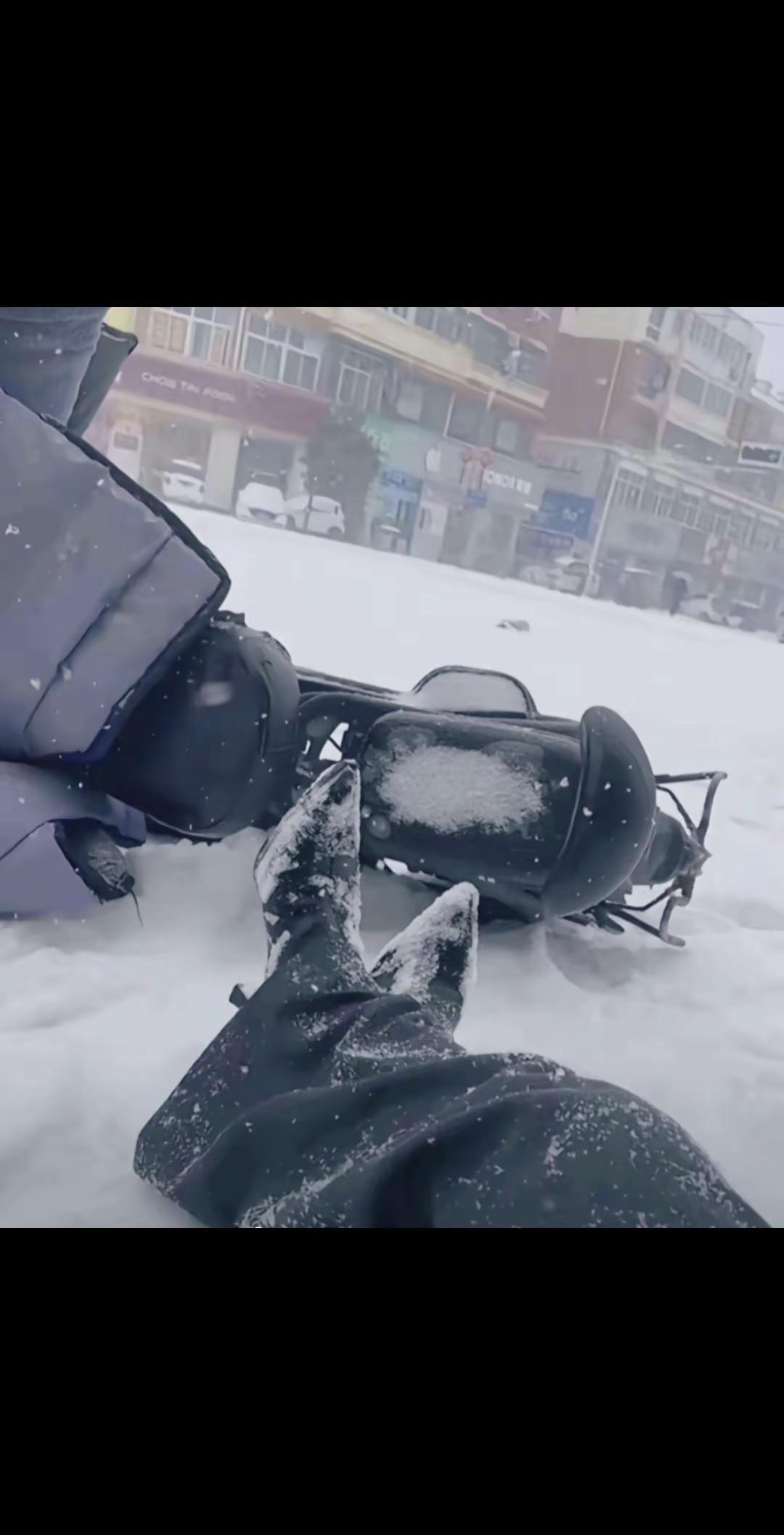 骑累了，躺一会不走寻常路 这就是飞一般的感觉吧