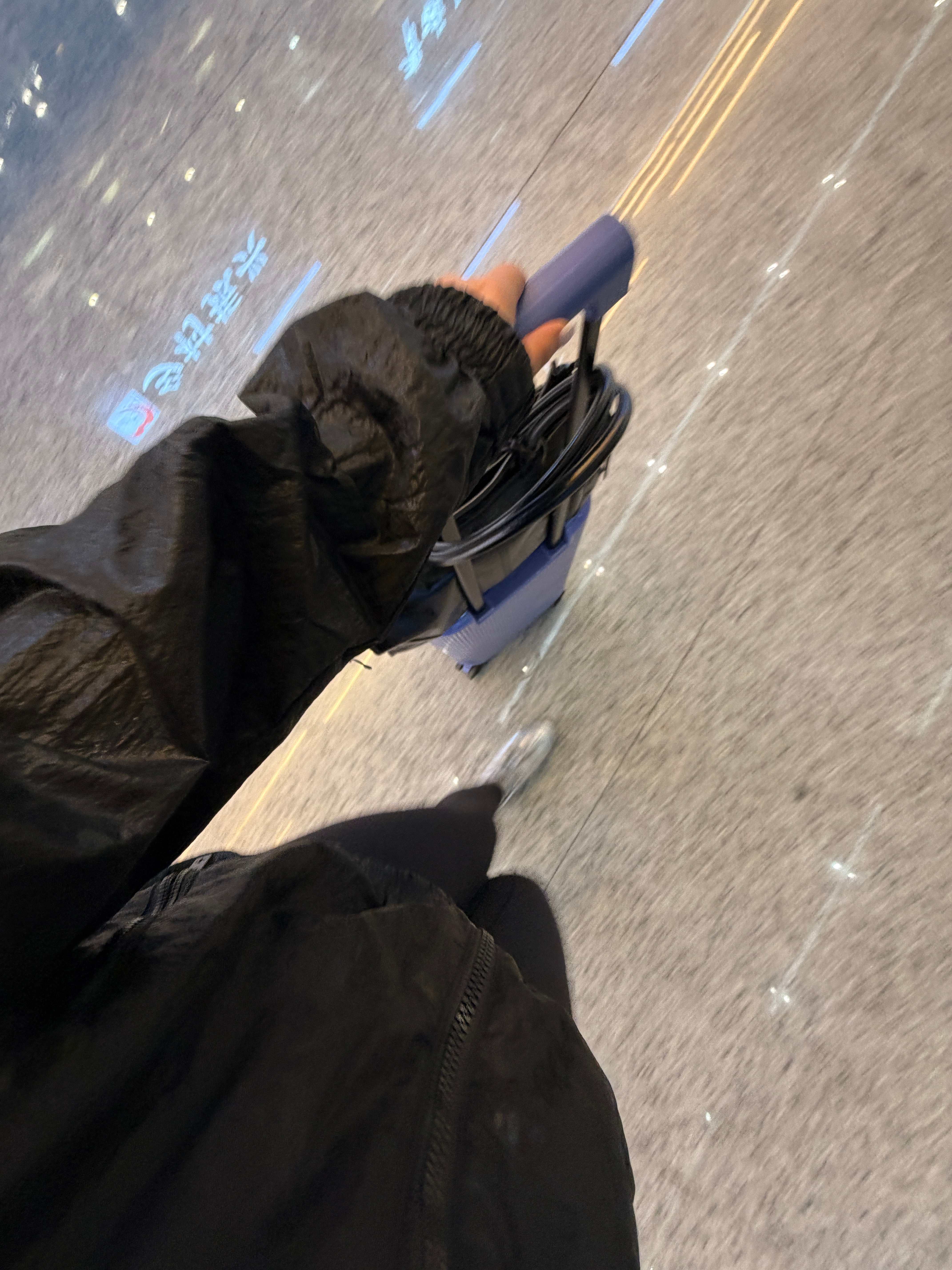 胖豆你干啥呢？拍摄+在路上！！！！赶紧机场整口吃的，一会闪现💨北京喽 重庆·重