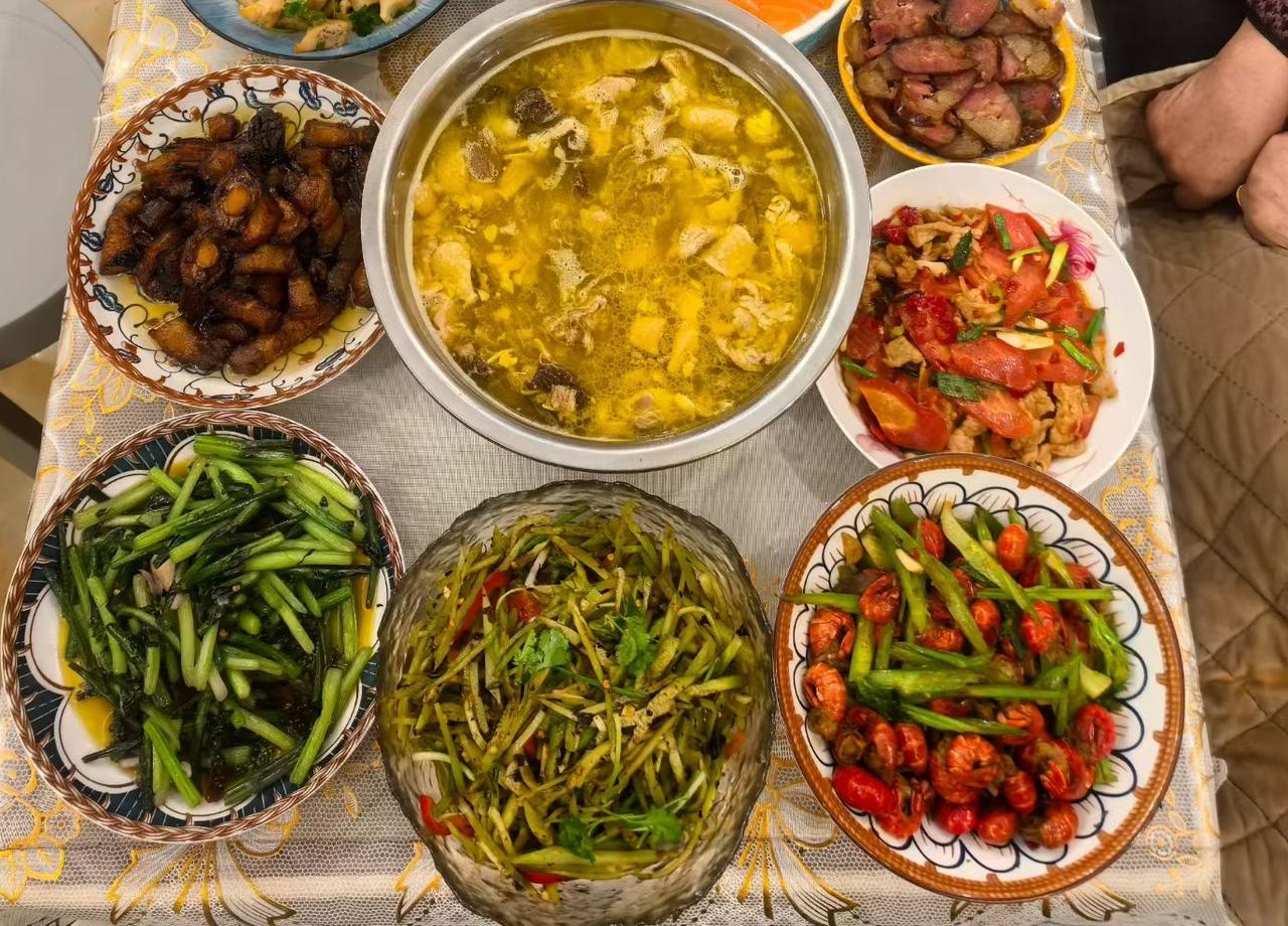 到年底了，又是个要办酒席的高峰期，其实这就是人情世故充满精明算计和精准猎杀。正常