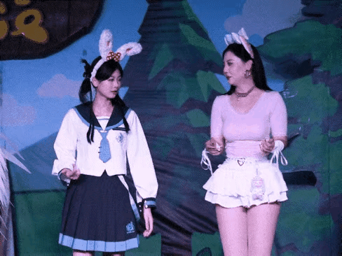 现在的儿童乐园怎么都有这种节目表演啊，问题是儿童也不喜欢看啊，图什么呢