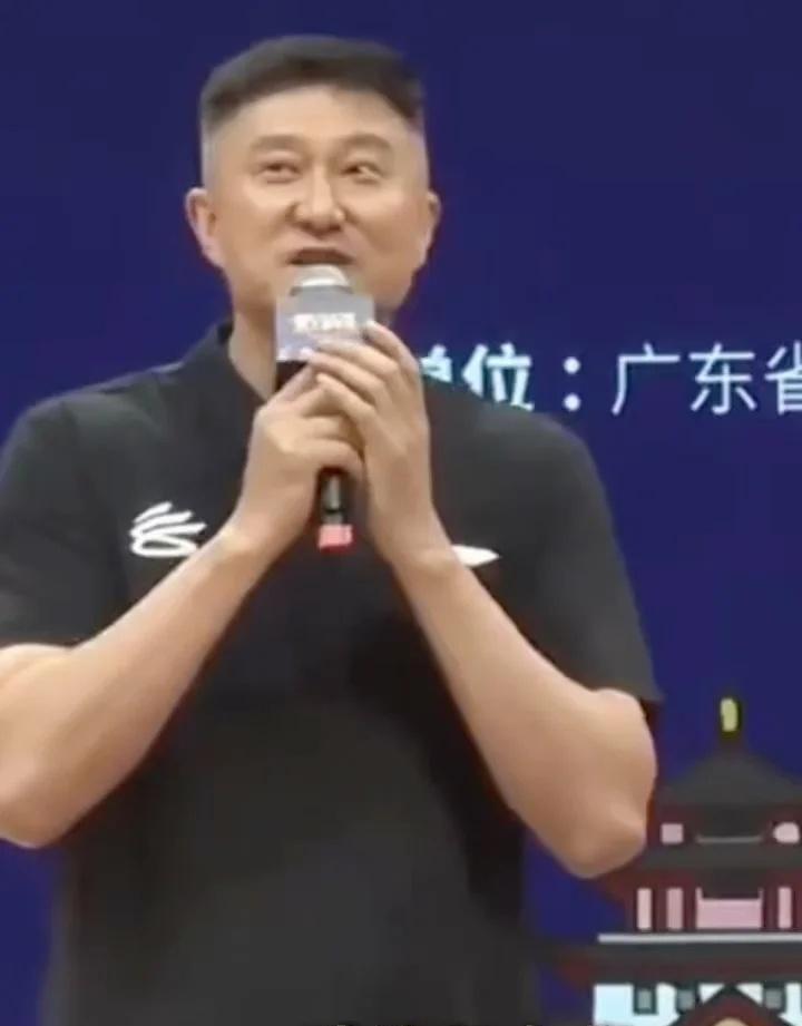 篮球名宿杜锋喊话：特别想作为球员参加广东工会“工BA”总决赛！郑海霞感叹：广东球