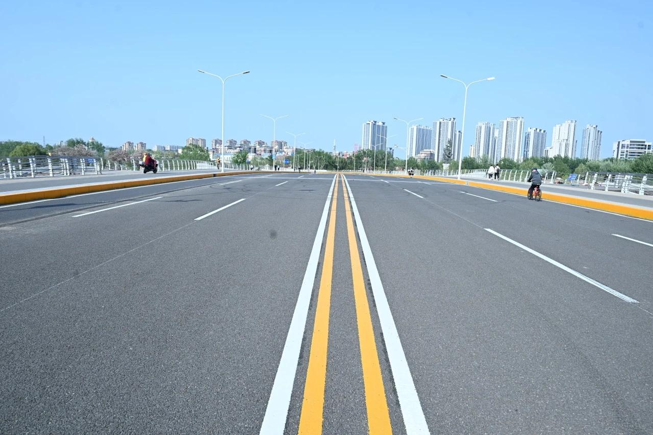 美如名的千荷泻露桥将本周六正式通车！
4月25日（本周六）备受关注的千荷泻露桥东