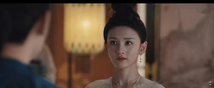 ​​从甜妹到御姐无缝切换！宋祖儿古装角色反差封神​​邓科镜头下的娇俏，林玉芬镜头