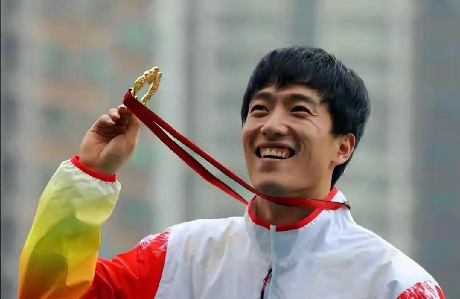 43岁刘翔现状曝光！看淡光环环游世界，不上班也衣食无忧
 
     曾经的“亚
