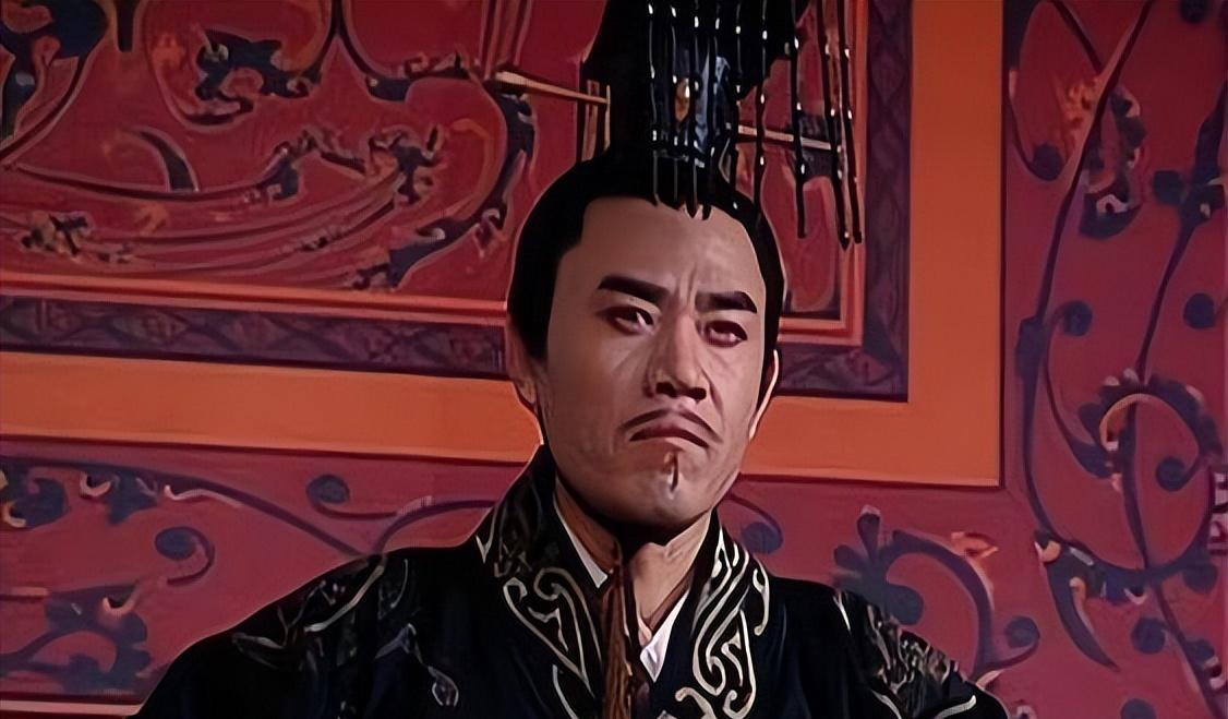 最典型的就是我们大多数人穷其一生都是在挣脱金钱对我们的束缚！

我们受七情六欲的