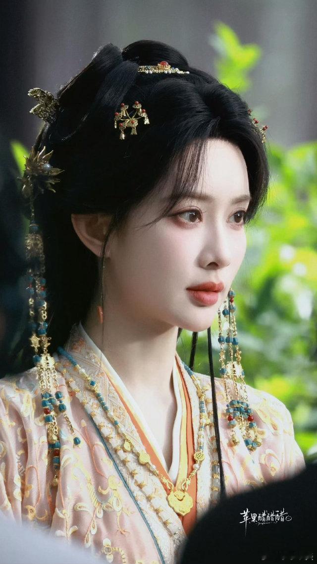 孟子义说和王鹤棣是上部戏男女主《将门独后》杀青大吉，孟子义王鹤棣搭档也太适配了，