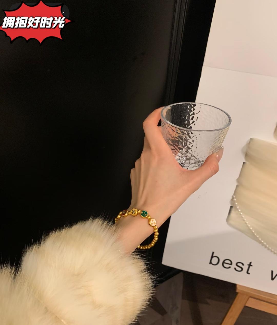 沙金首饰养护攻略｜戴半年还像新的！
 
宝子们！谁懂啊！沙金首饰好看又平价，保养