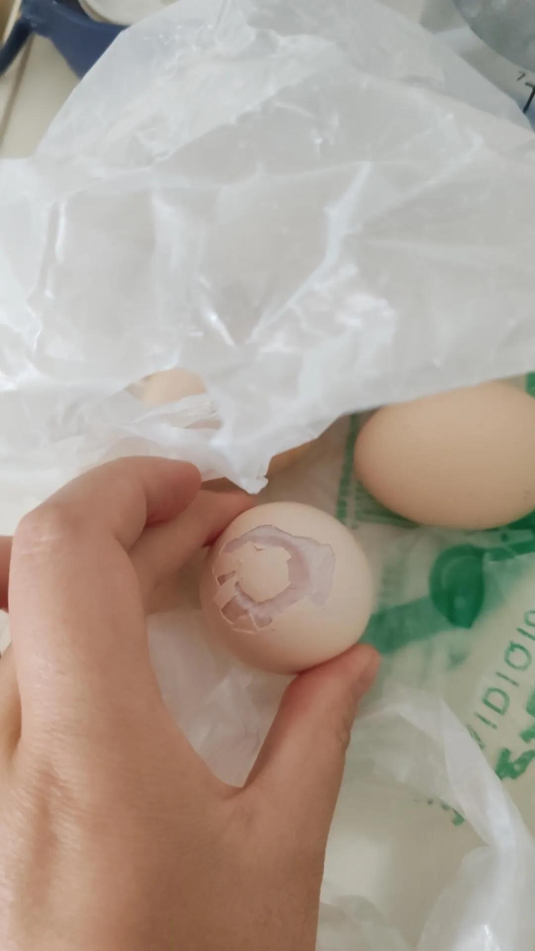 医院里有鸡蛋，什么办法能整熟了
医院里有个微波炉，但是我不敢用，怕爆炸，还有啥办