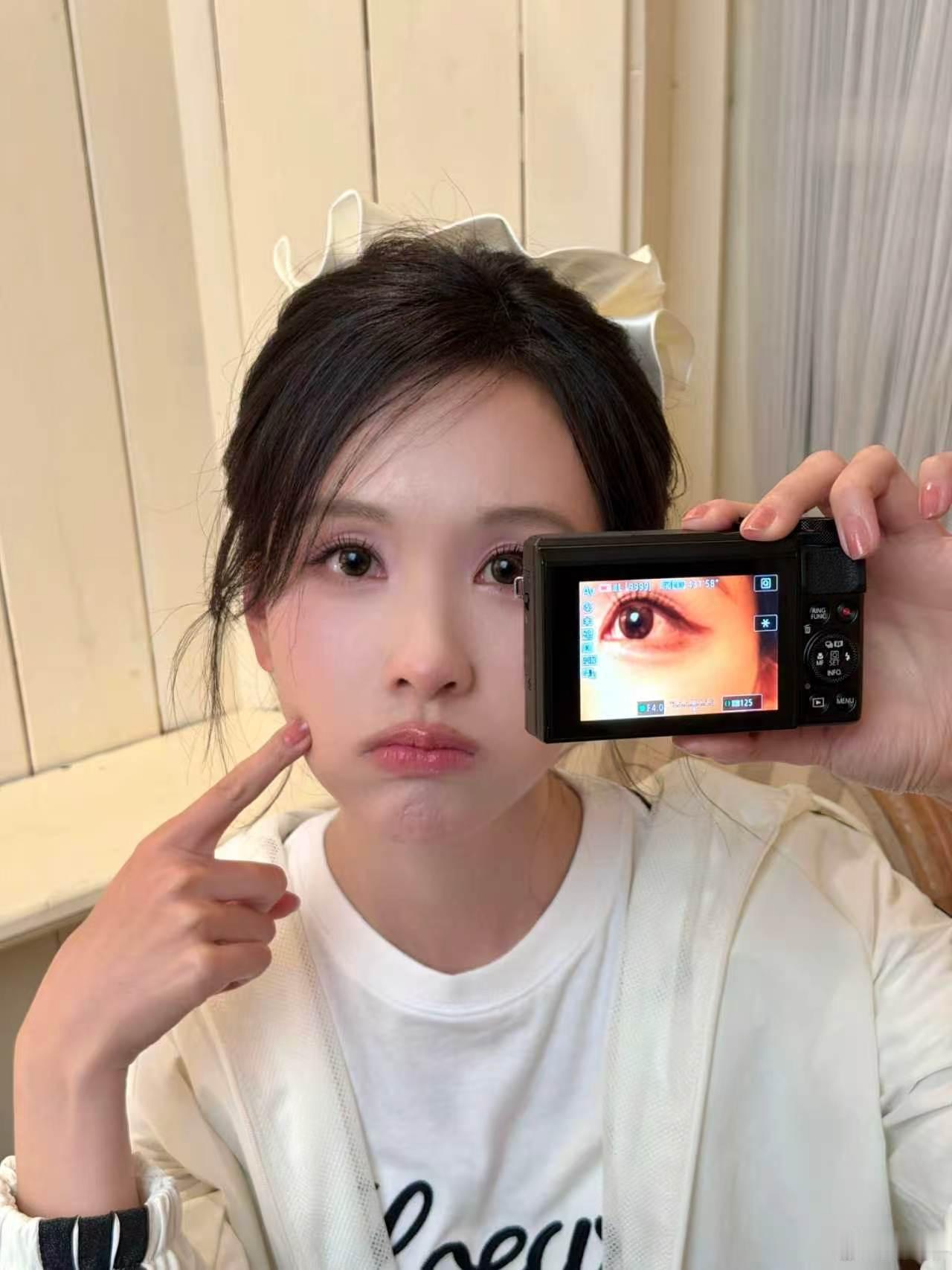 哪张不懂可以问陈都灵  哪张不懂可以问陈都灵，因为我已经被美晕了
