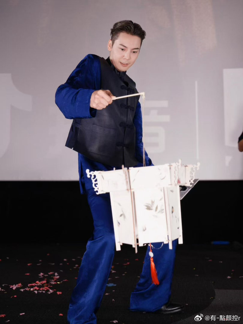陈伟霆真正的六边形全能艺人谁能拒绝全能的陈伟霆！深耕影视打造众多经典角色，张启山