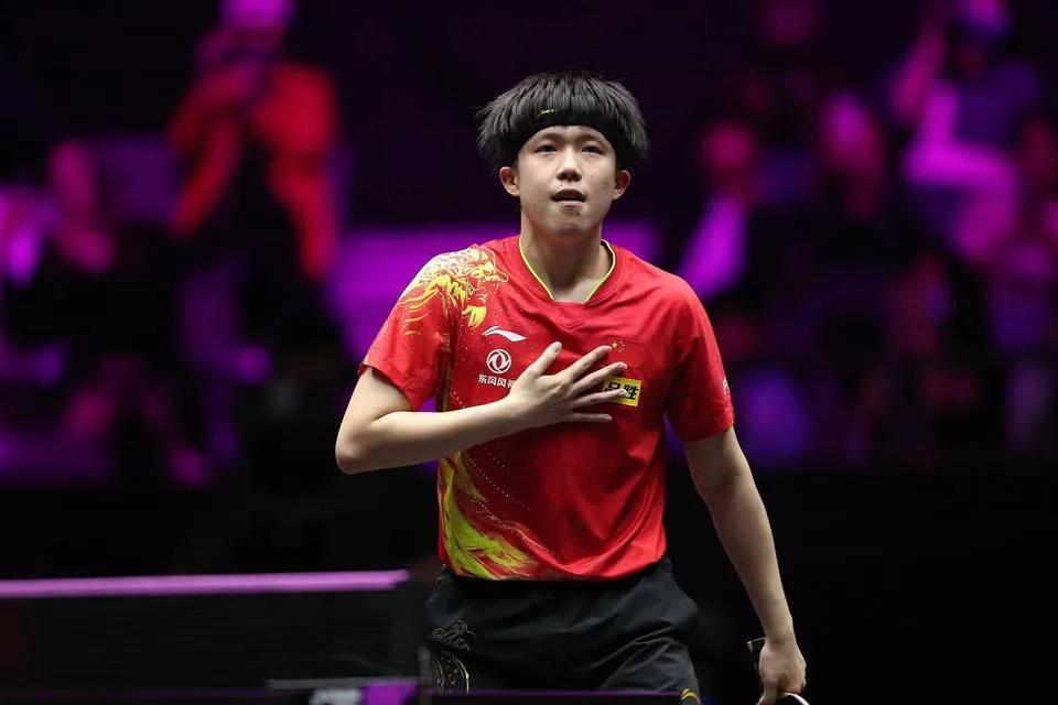 为什么王楚钦4-0横扫打哭马龙？很多人忽略了一个人——肖战，他也是张继科当年的主