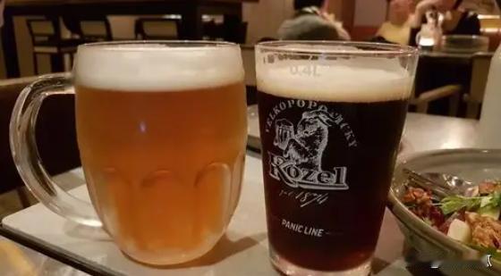 捷克大量出口啤酒到俄罗斯。今年10月，捷克出口400万欧元啤酒到俄罗斯，已经位列